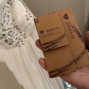 I house wedding dress